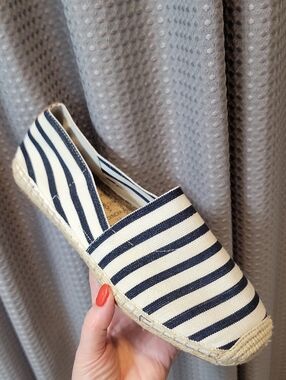 Vionic Valarie Navy and White Striped Espadrilles Size 10
